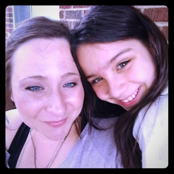 Meet your Posher, Courtney - Picture 1 of 1